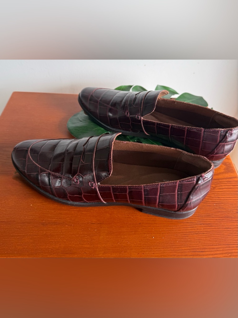 Rockport Woman's 9.5 Burgundy Perpetual
Penny Loafers - Picture 6 of 9